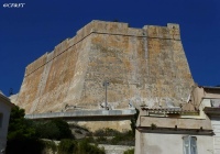 www.chateauxfaure-et-faureteresses.com_bonifacio_corse.JPG